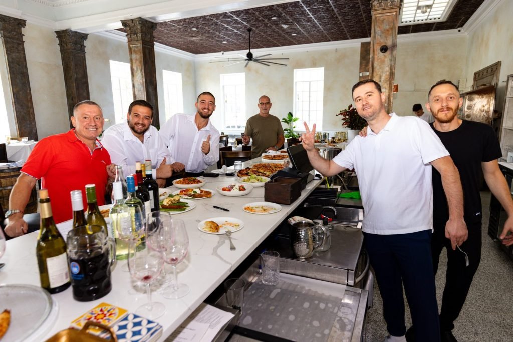 Cucina Pantheon People Customers 013